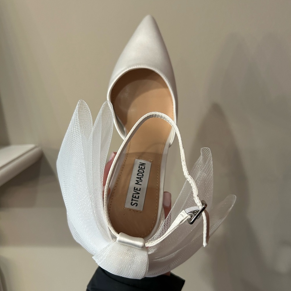 Steve Madden White Satin Women's Heels - Picture 3 of 6